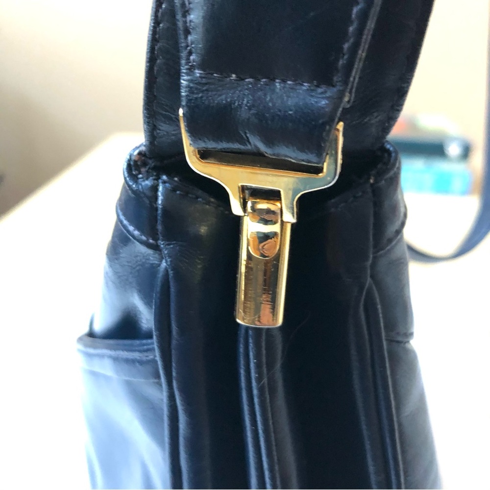 Lou Taylor Vintage Smooth Leather Shoulder Bag in Exquisite Condition. Deep Blue - Picture 13 of 16